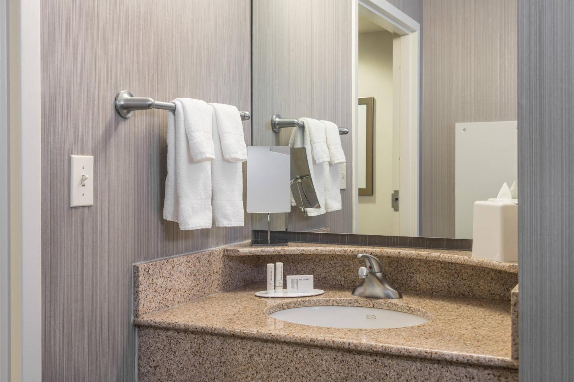 Courtyard By Marriott Newark-University Of Delaware Zewnętrze zdjęcie